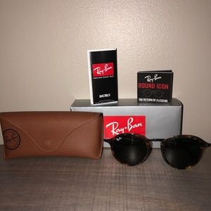 Tortoise Round Icon Ray-Ban Sunglasses EUC
